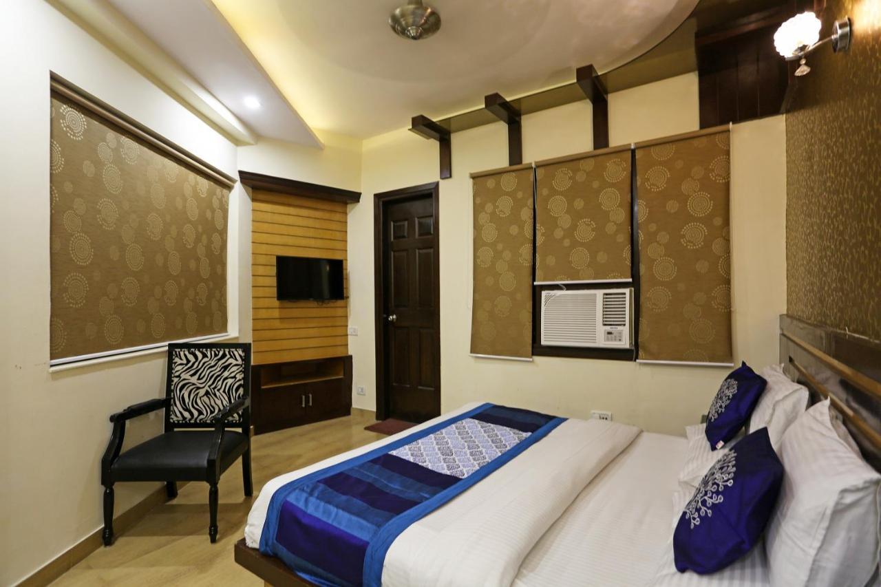 Oyo Hotel Asko International Near Gurudwara Shri Bangla Sahib Нью-Дели Экстерьер фото