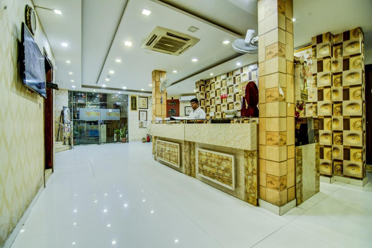 Oyo Hotel Asko International Near Gurudwara Shri Bangla Sahib Нью-Дели Экстерьер фото